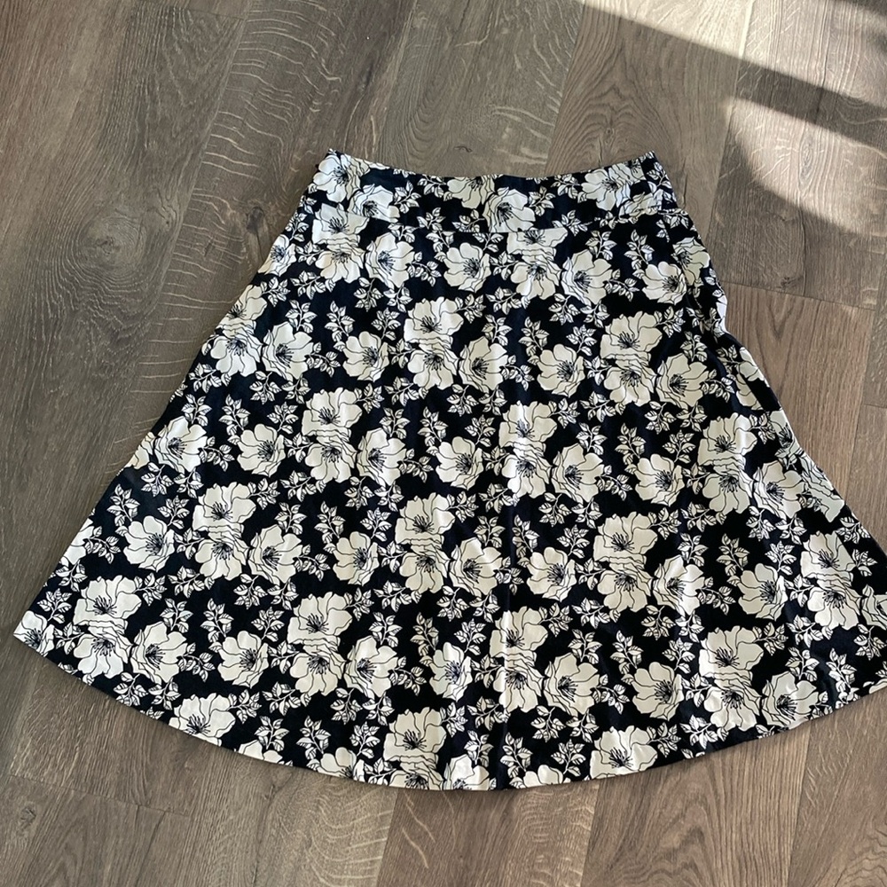 GAP Black and White Midi A-line Skirt for Work
